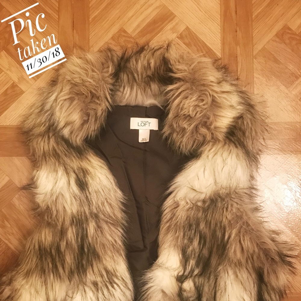 ANN TAYLOR LOFT FAUX FUR OPEN FRONT VEST